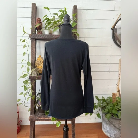 Nike Black Long Sleeve Top with White Logo - Picture 12 of 17